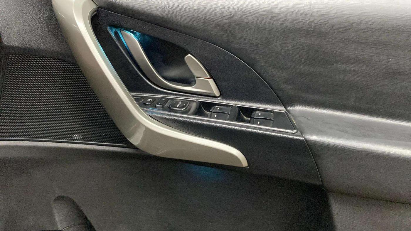 2018 Mahindra XUV500 W7, Diesel, Manual, 79,083 km, Driver Side Door Panels Control