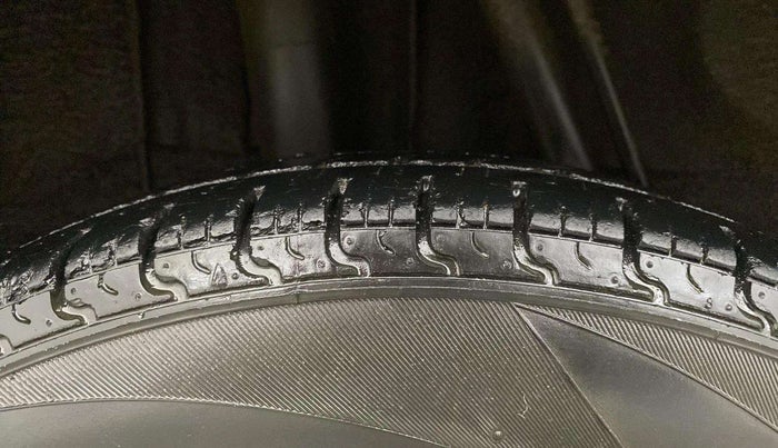 2017 Renault Kwid RXT 0.8, Petrol, Manual, 44,964 km, Right Rear Tyre Tread