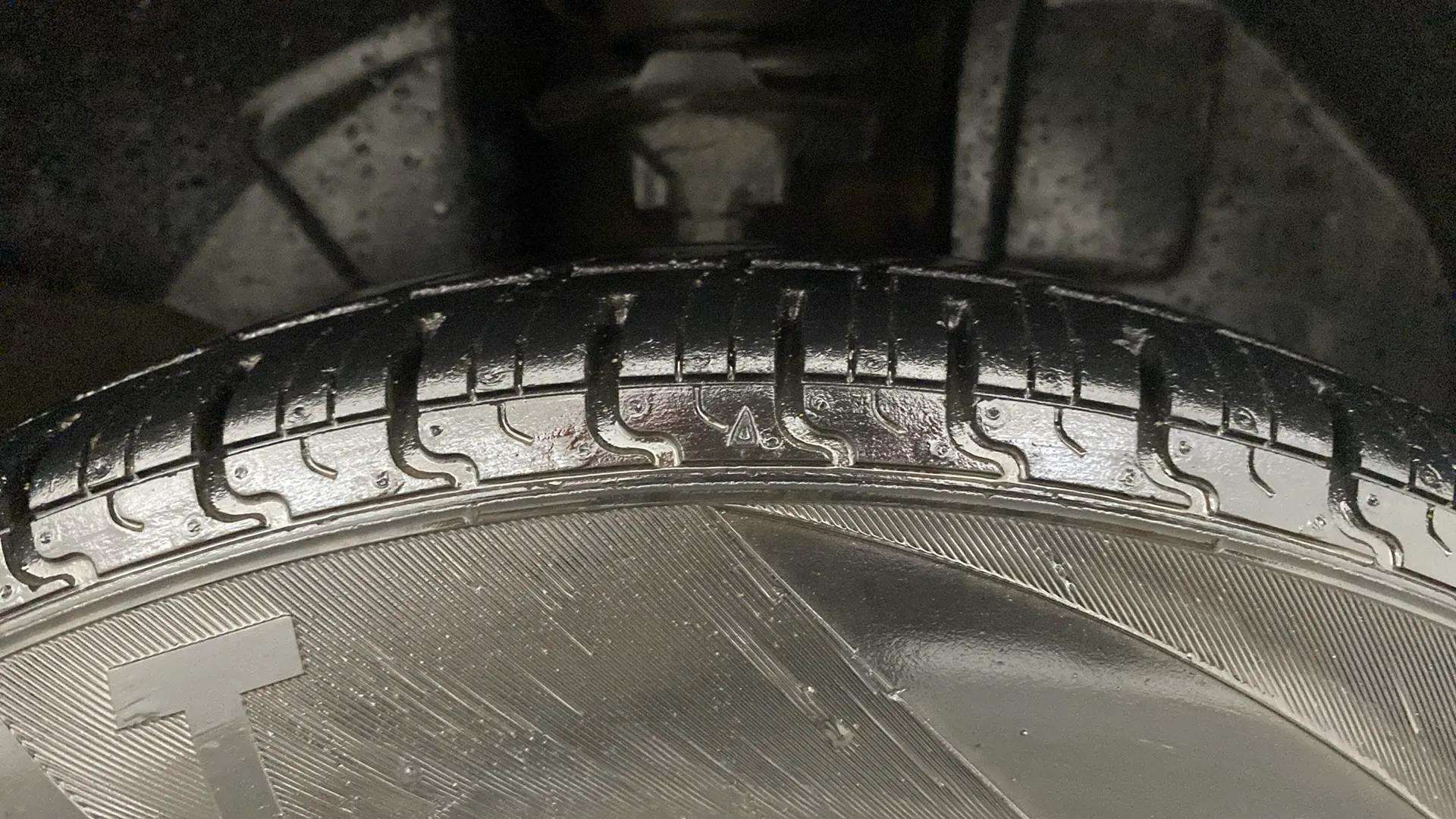 RHS-Front-Tyre-Tread-18