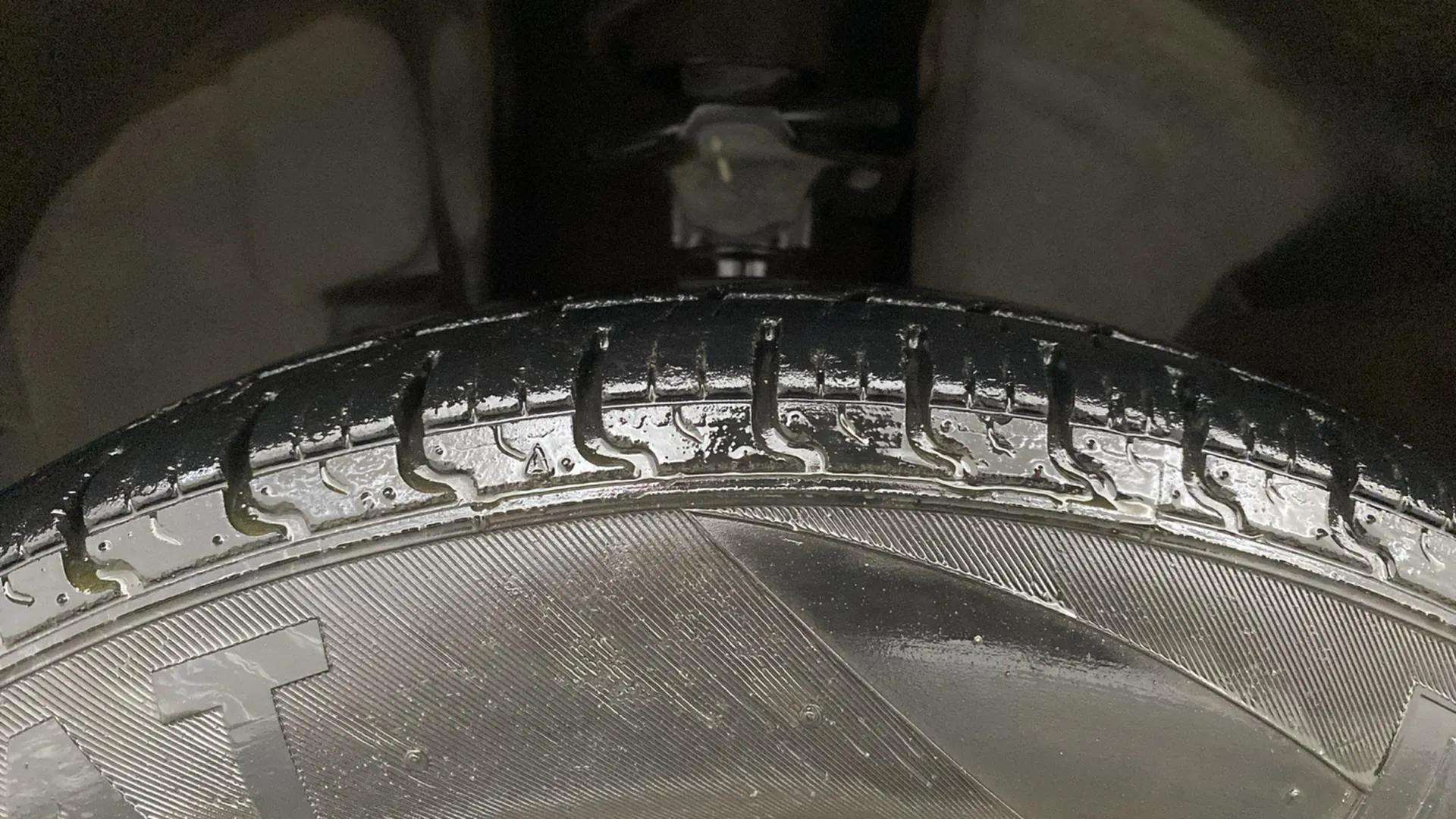 LHS-Front-Tyre-Tread-20