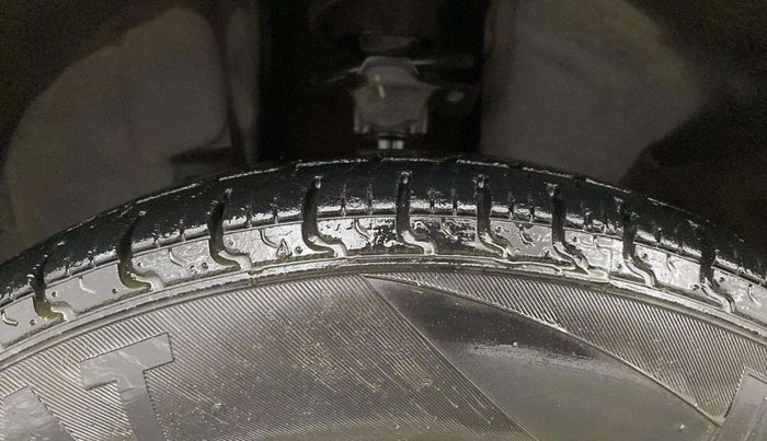 2017 Renault Kwid RXT 0.8, Petrol, Manual, 44,964 km, Left Front Tyre Tread