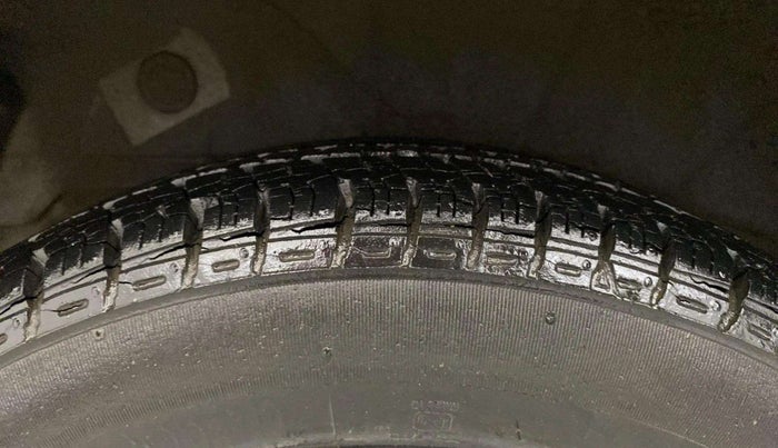 2013 Hyundai i10 SPORTZ 1.2, Petrol, Manual, 72,949 km, Right Rear Tyre Tread