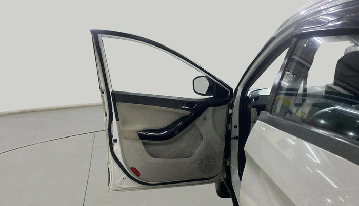 2022 Tata NEXON XZ PETROL, Petrol, Manual, 49,900 km, LHS Front Door