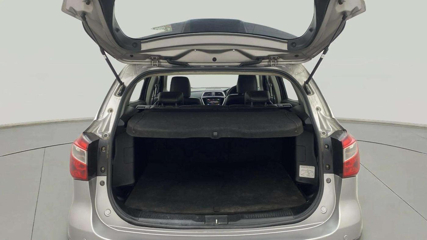 2015 Maruti S Cross ALPHA 1.3, Diesel, Manual, 1,10,820 km, Boot Open Zoomed View