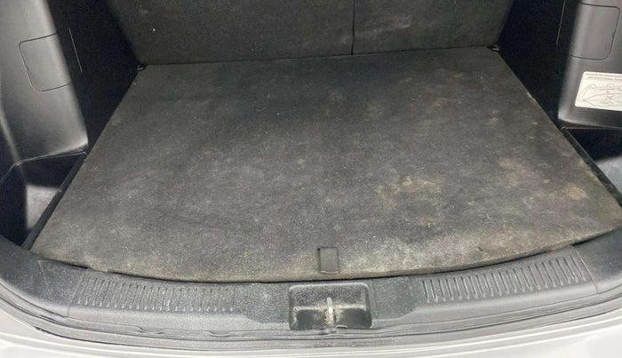 2015 Maruti S Cross ALPHA 1.3, Diesel, Manual, 1,10,748 km, Boot Inside
