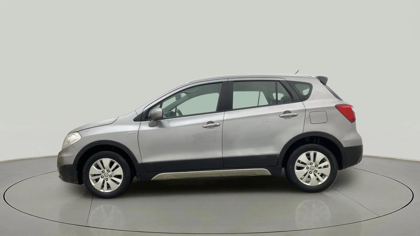 2015 Maruti S Cross ALPHA 1.3, Diesel, Manual, 1,10,820 km, Left Side