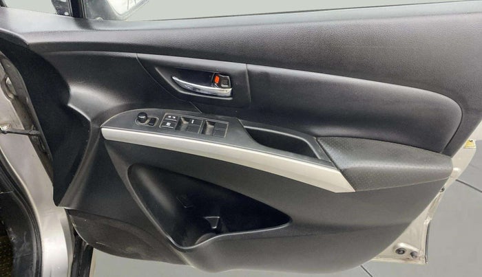 2015 Maruti S Cross ALPHA 1.3, Diesel, Manual, 1,10,748 km, Driver Side Door Panels Control