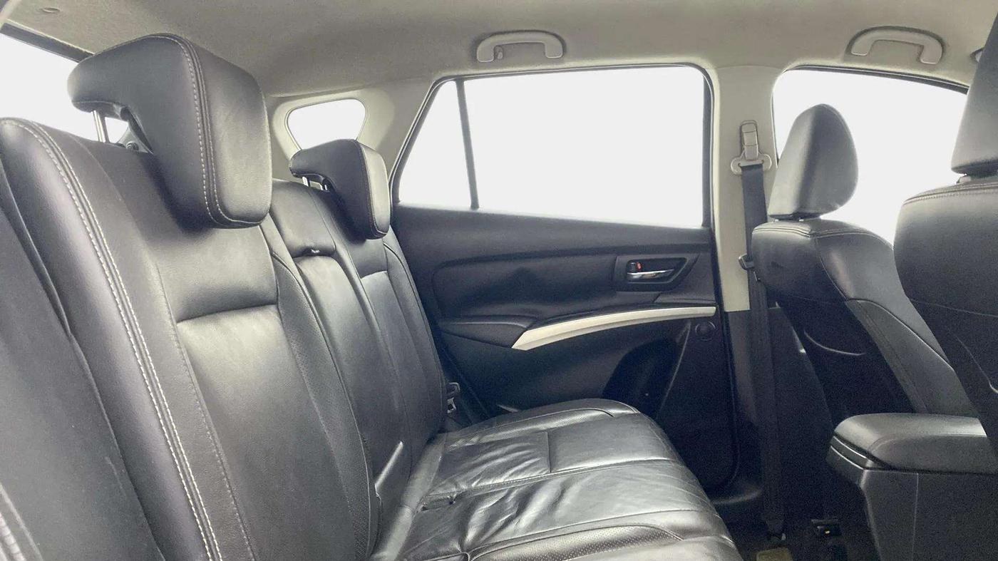 2015 Maruti S Cross ALPHA 1.3, Diesel, Manual, 1,10,820 km, Right Side Rear Door Cabin