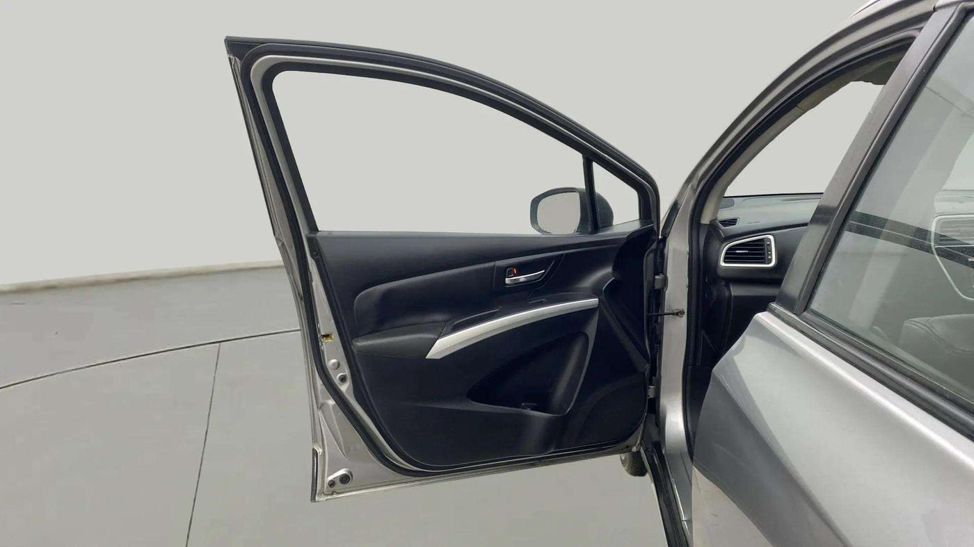 2015 Maruti S Cross ALPHA 1.3, Diesel, Manual, 1,10,820 km, LHS Front Door