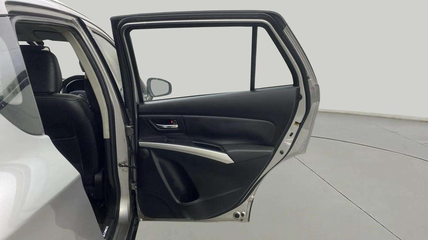 2015 Maruti S Cross ALPHA 1.3, Diesel, Manual, 1,10,820 km, RHS Rear Door