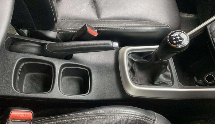 2015 Maruti S Cross ALPHA 1.3, Diesel, Manual, 1,10,748 km, Gear Lever