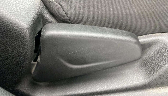 2021 Renault Kwid CLIMBER 1.0 AMT (O), Petrol, Automatic, 27,111 km, Driver Side Adjustment Panel