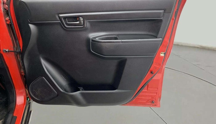 2021 Maruti S PRESSO VXI (O) CNG, CNG, Manual, 56,832 km, Driver Side Door Panels Control
