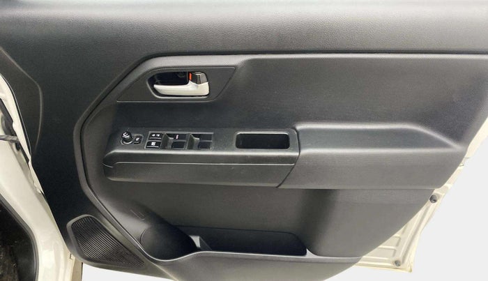 2020 Maruti New Wagon-R ZXI 1.2, Petrol, Manual, 22,056 km, Driver Side Door Panels Control