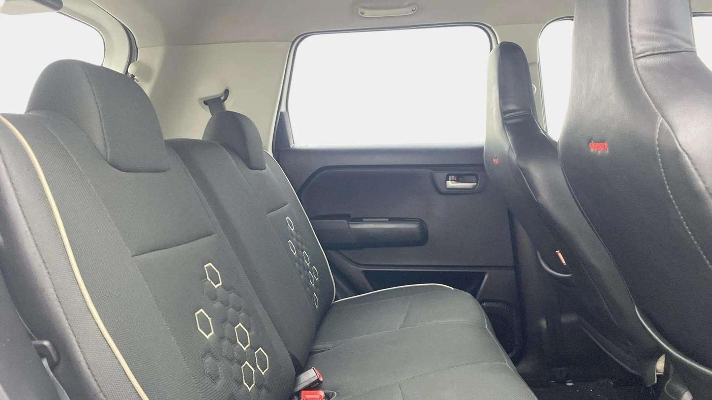 2020 Maruti New Wagon-R ZXI 1.2, Petrol, Manual, 22,056 km, Right Side Rear Door Cabin