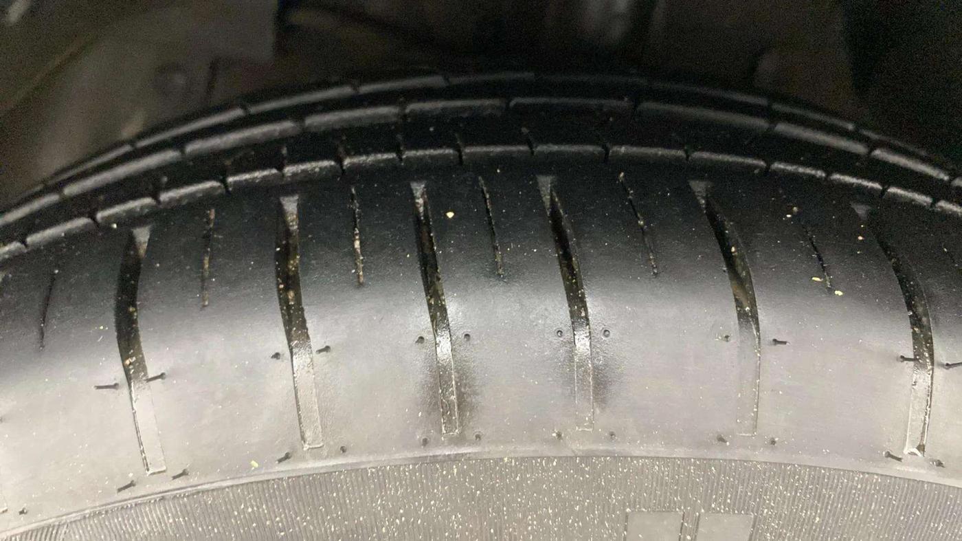 2016 Tata Zest XMS PETROL, Petrol, Manual, 49,347 km, Left Front Tyre Tread