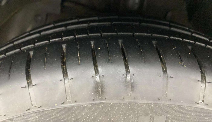 2016 Tata Zest XMS PETROL, Petrol, Manual, 49,286 km, Left Front Tyre Tread