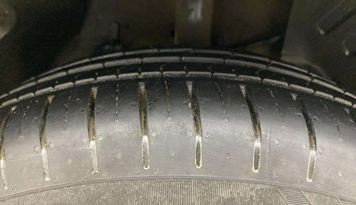 2016 Tata Zest XMS PETROL, Petrol, Manual, 49,286 km, Right Front Tyre Tread