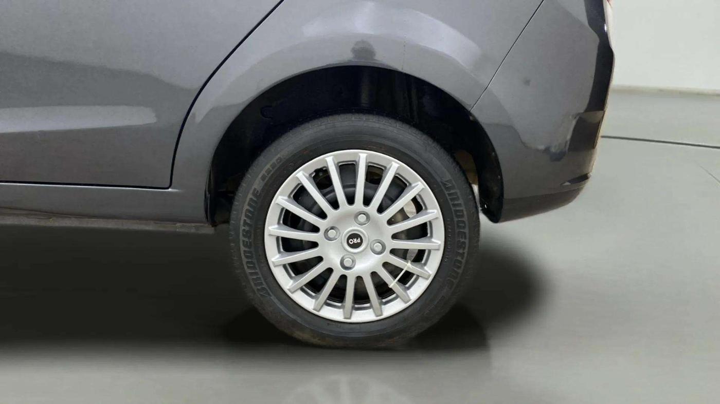 2016 Tata Zest XMS PETROL, Petrol, Manual, 49,347 km, Left Rear Wheel