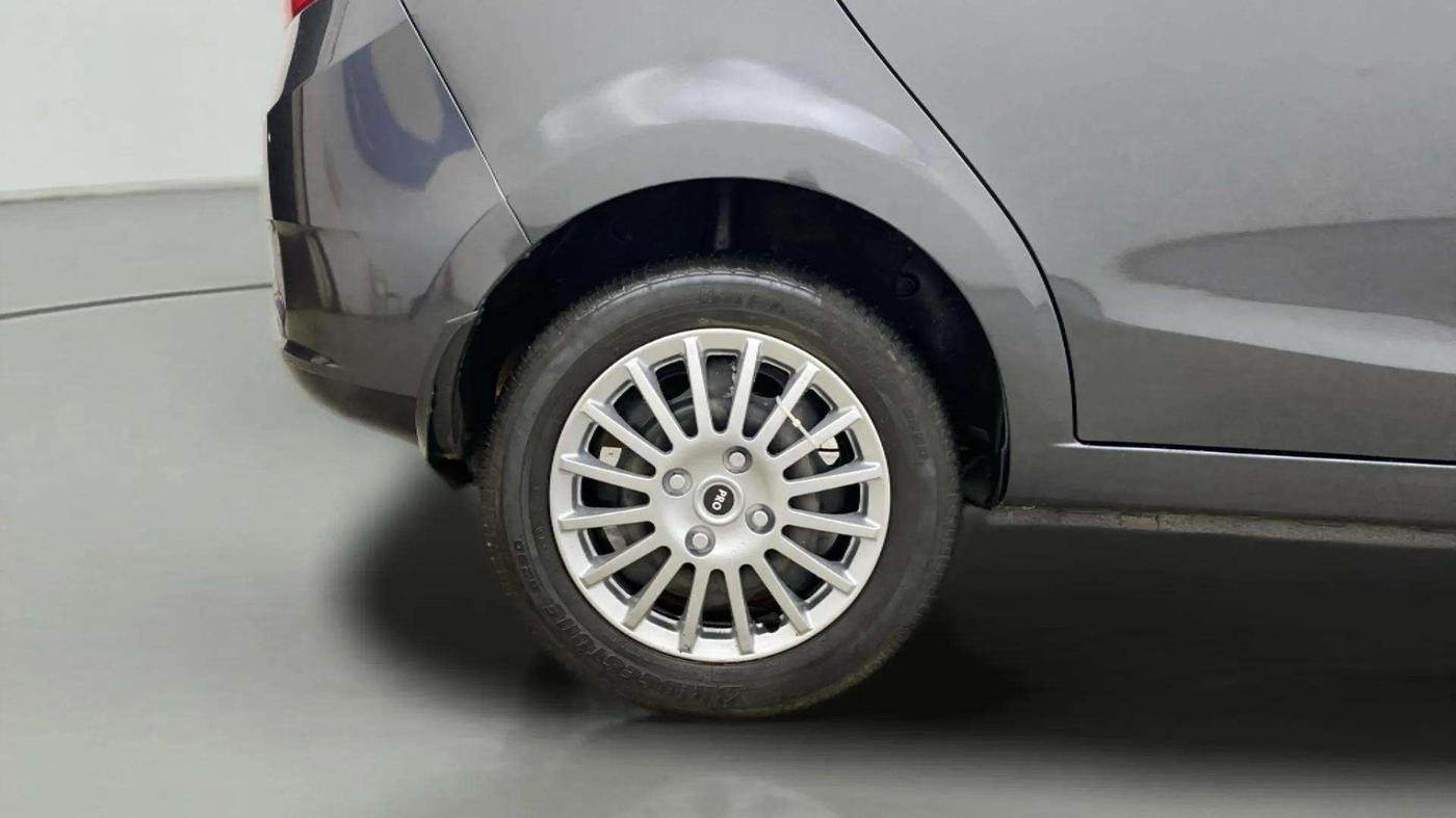 2016 Tata Zest XMS PETROL, Petrol, Manual, 49,347 km, Right Rear Wheel