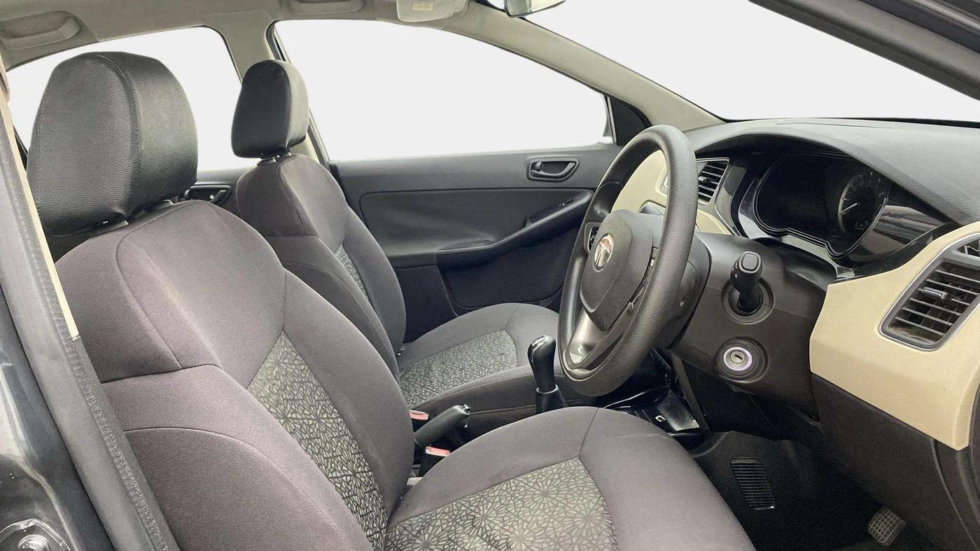 2016 Tata Zest XMS PETROL, Petrol, Manual, 49,347 km, Right Side Front Door Cabin