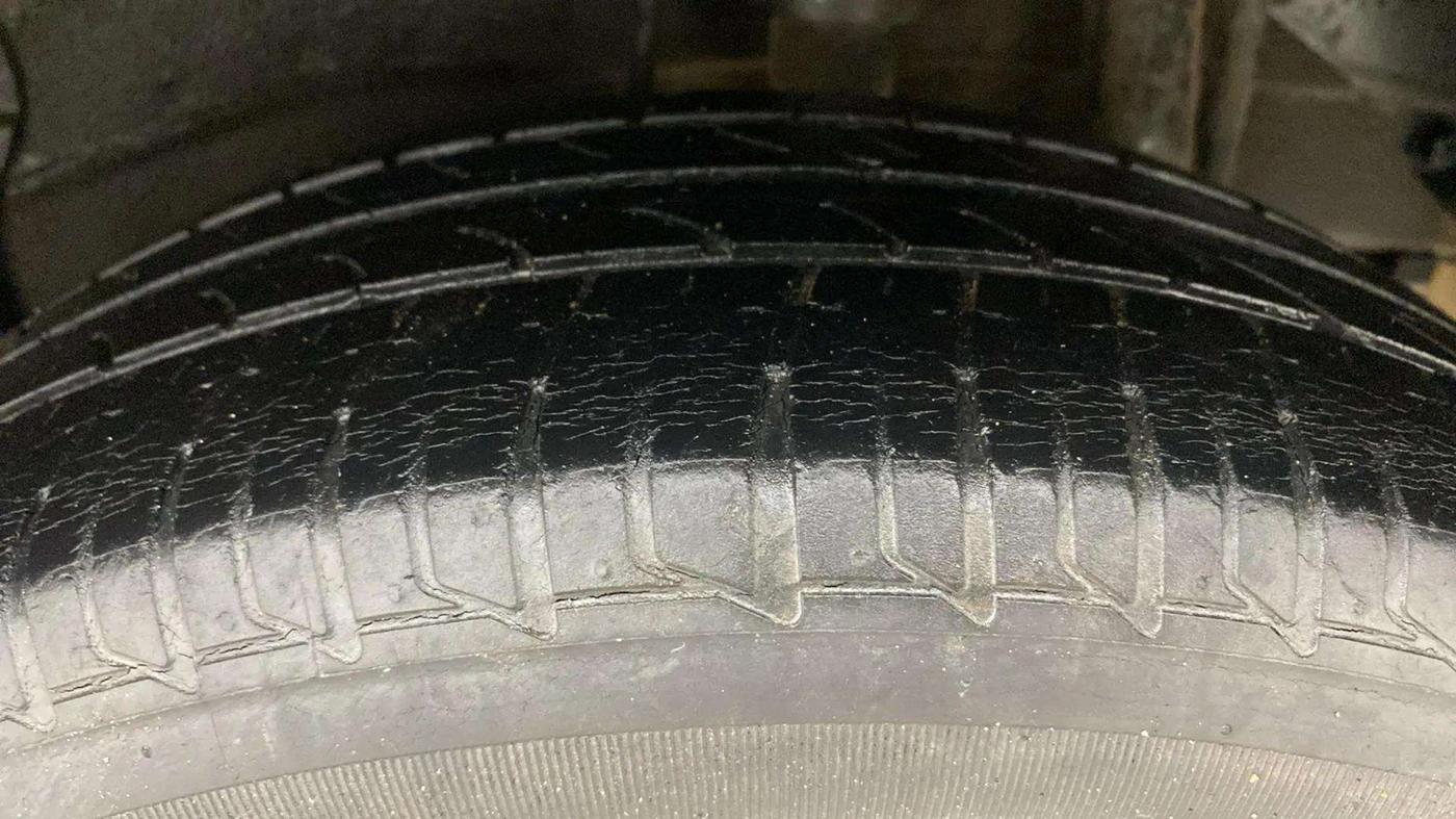 2016 Tata Zest XMS PETROL, Petrol, Manual, 49,347 km, Left Rear Tyre Tread