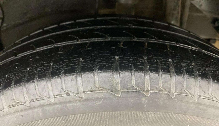 2016 Tata Zest XMS PETROL, Petrol, Manual, 49,286 km, Left Rear Tyre Tread