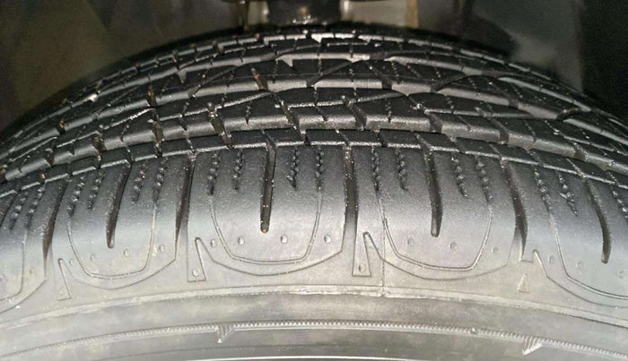 2020 Jeep Compass LONGITUDE PLUS 1.4 PETROL AT, Petrol, Automatic, 22,663 km, Right Front Tyre Tread