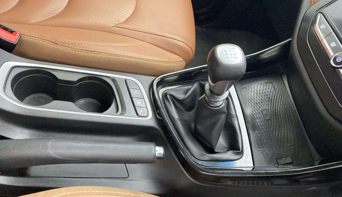 2021 MG HECTOR PLUS SELECT 2.0 DIESEL TURBO MT 7-STR, Diesel, Manual, 62,111 km, Gear Lever