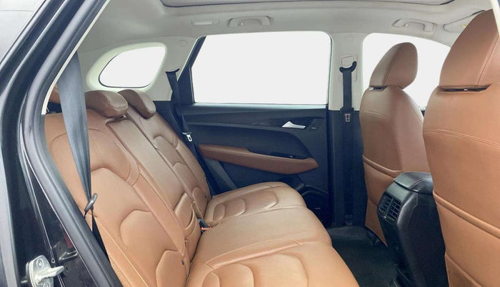 2021 MG HECTOR PLUS SELECT 2.0 DIESEL TURBO MT 7-STR, Diesel, Manual, 62,111 km, Right Side Rear Door Cabin