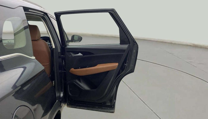 2021 MG HECTOR PLUS SELECT 2.0 DIESEL TURBO MT 7-STR, Diesel, Manual, 62,111 km, RHS Rear Door