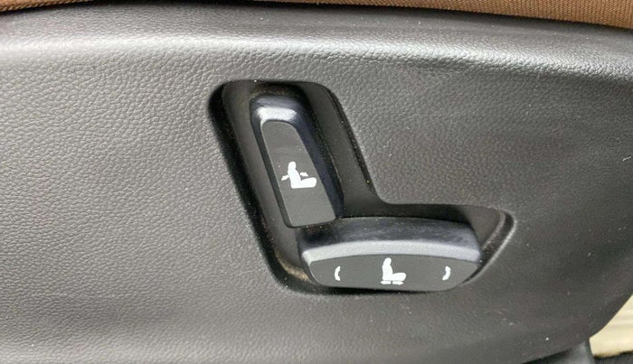 2021 MG HECTOR PLUS SELECT 2.0 DIESEL TURBO MT 7-STR, Diesel, Manual, 62,111 km, Driver Side Adjustment Panel