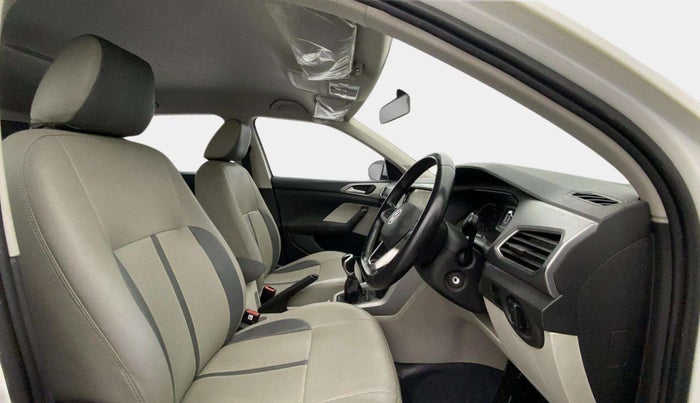 2021 Volkswagen TAIGUN HIGHLINE 1.0 TSI MT, Petrol, Manual, 55,917 km, Right Side Front Door Cabin