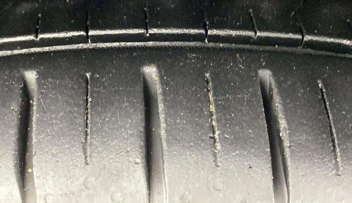 2021 Volkswagen TAIGUN HIGHLINE 1.0 TSI MT, Petrol, Manual, 55,917 km, Left Front Tyre Tread