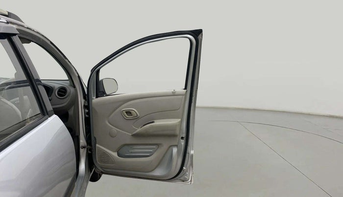 2017 Datsun Redi Go T (O), Petrol, Manual, 83,577 km, RHS Front Door