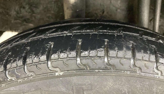 2017 Datsun Redi Go T (O), Petrol, Manual, 83,577 km, Right Rear Tyre Tread