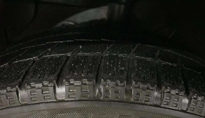 2020 Hyundai GRAND I10 NIOS SPORTZ 1.2 KAPPA VTVT CNG, CNG, Manual, 51,721 km, Left Front Tyre Tread