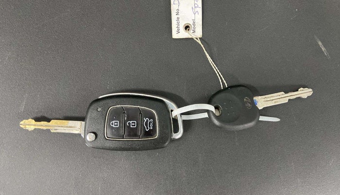 2020 Hyundai GRAND I10 NIOS SPORTZ 1.2 KAPPA VTVT CNG, CNG, Manual, 51,721 km, Key Close Up