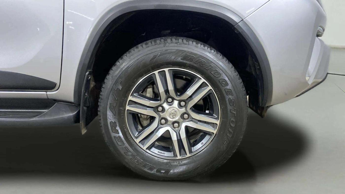 2020 Toyota Fortuner 2.7 4X2 AT, Petrol, Automatic, 25,369 km, Right Front Wheel