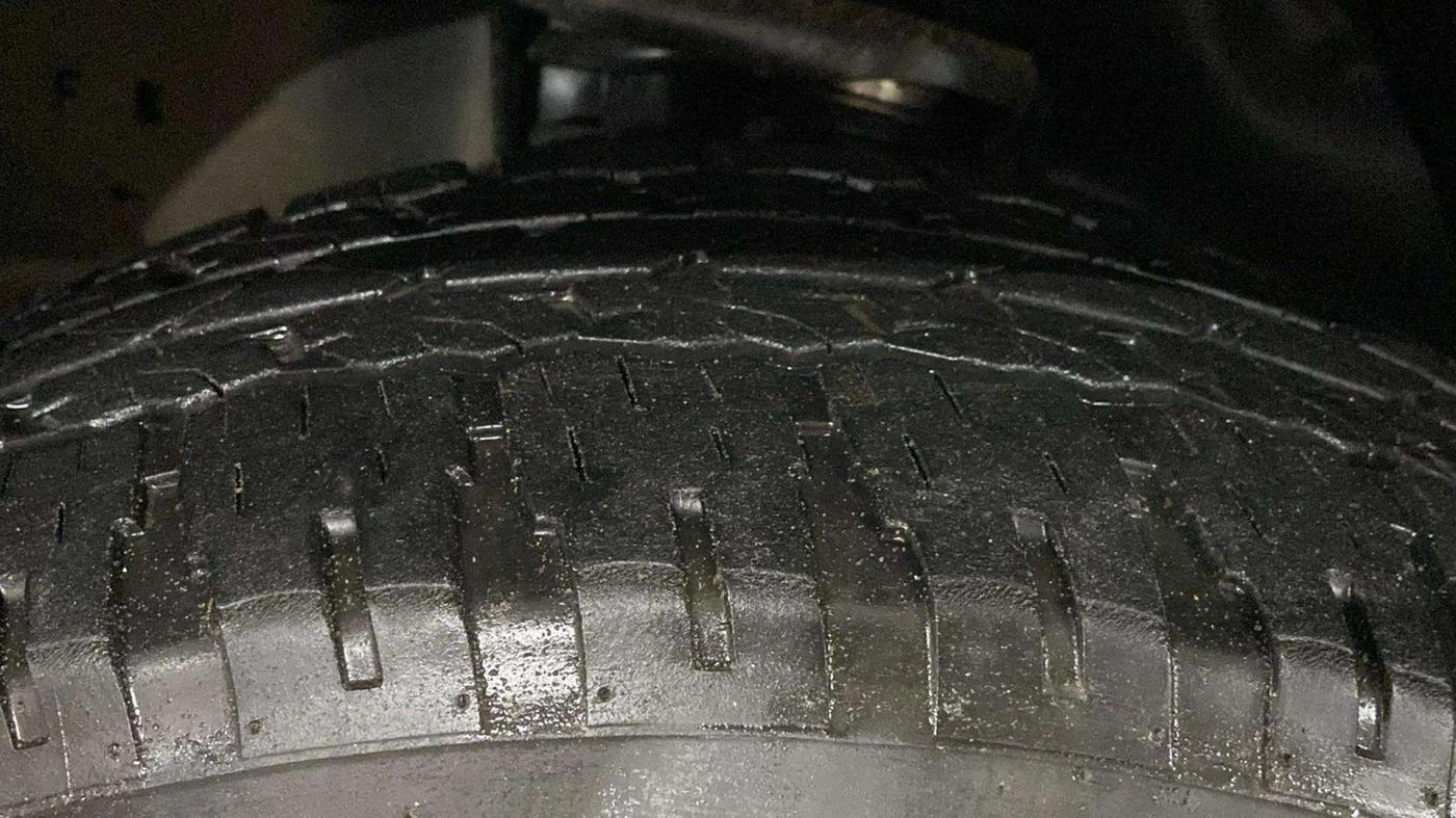 2020 Toyota Fortuner 2.7 4X2 AT, Petrol, Automatic, 25,369 km, Left Front Tyre Tread