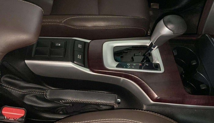 2020 Toyota Fortuner 2.7 4X2 AT, Petrol, Automatic, 25,369 km, Gear Lever