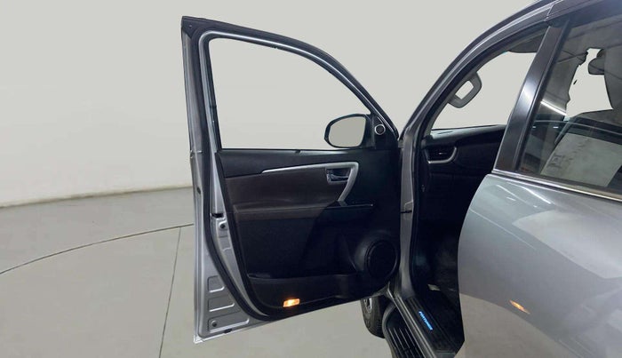 2020 Toyota Fortuner 2.7 4X2 AT, Petrol, Automatic, 25,369 km, LHS Front Door