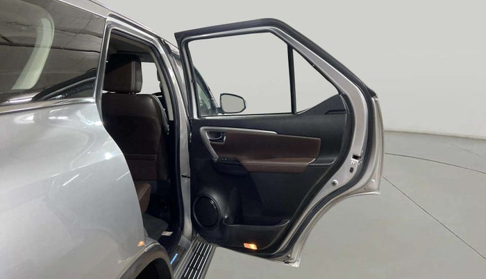 2020 Toyota Fortuner 2.7 4X2 AT, Petrol, Automatic, 25,369 km, RHS Rear Door