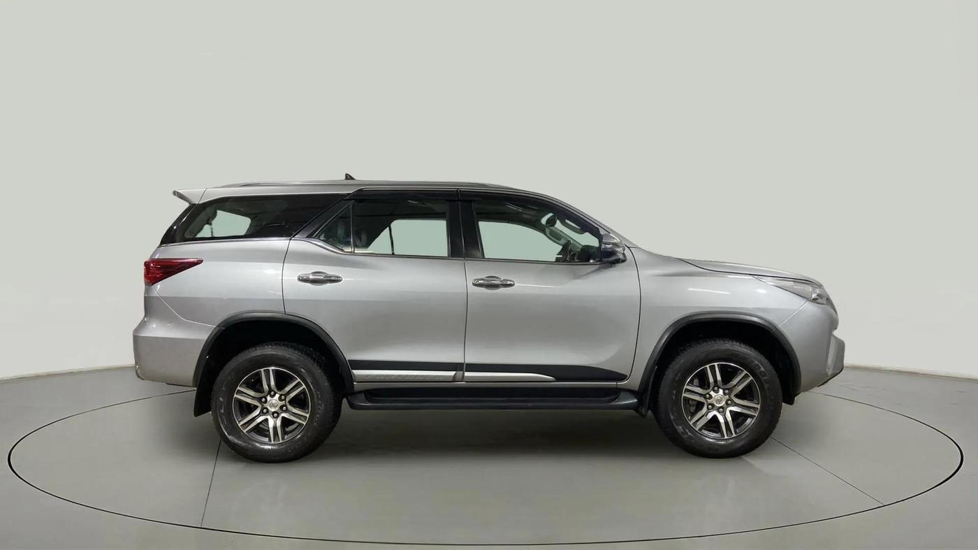 2020 Toyota Fortuner 2.7 4X2 AT, Petrol, Automatic, 25,369 km, Right Side View