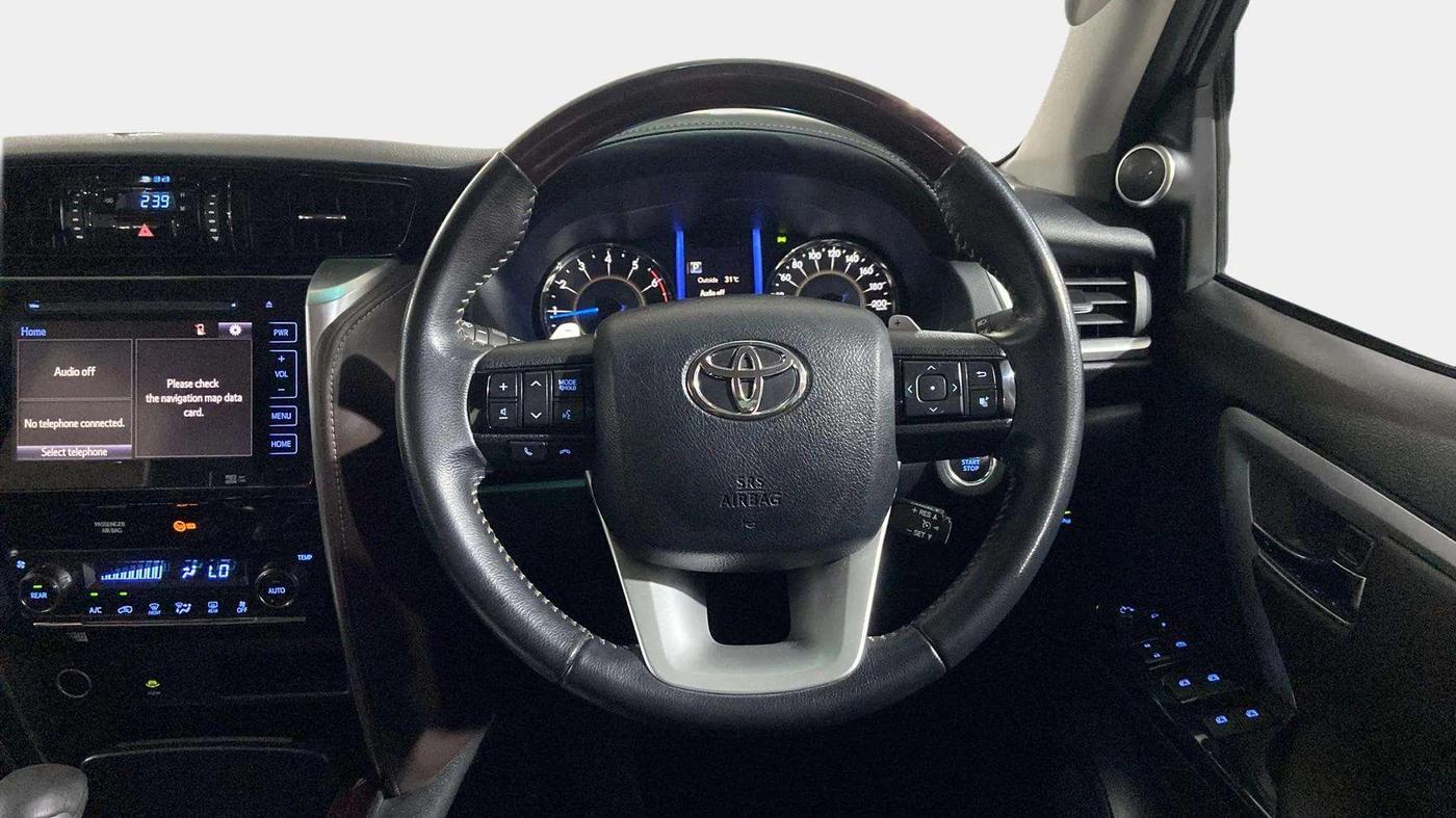 2020 Toyota Fortuner 2.7 4X2 AT, Petrol, Automatic, 25,369 km, Steering Wheel Close Up