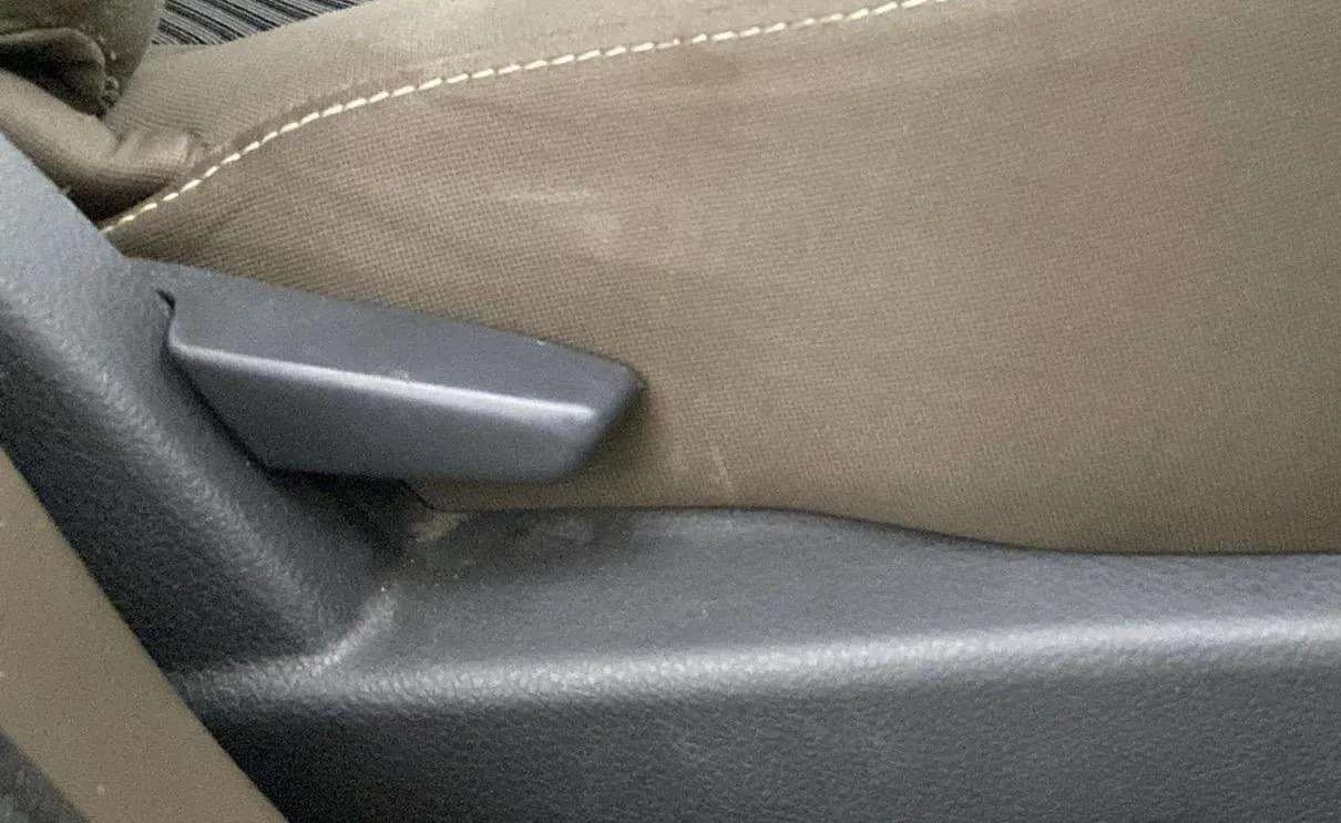 2017 Renault Duster RXL PETROL, Petrol, Manual, 59,678 km, Driver Side Adjustment Panel