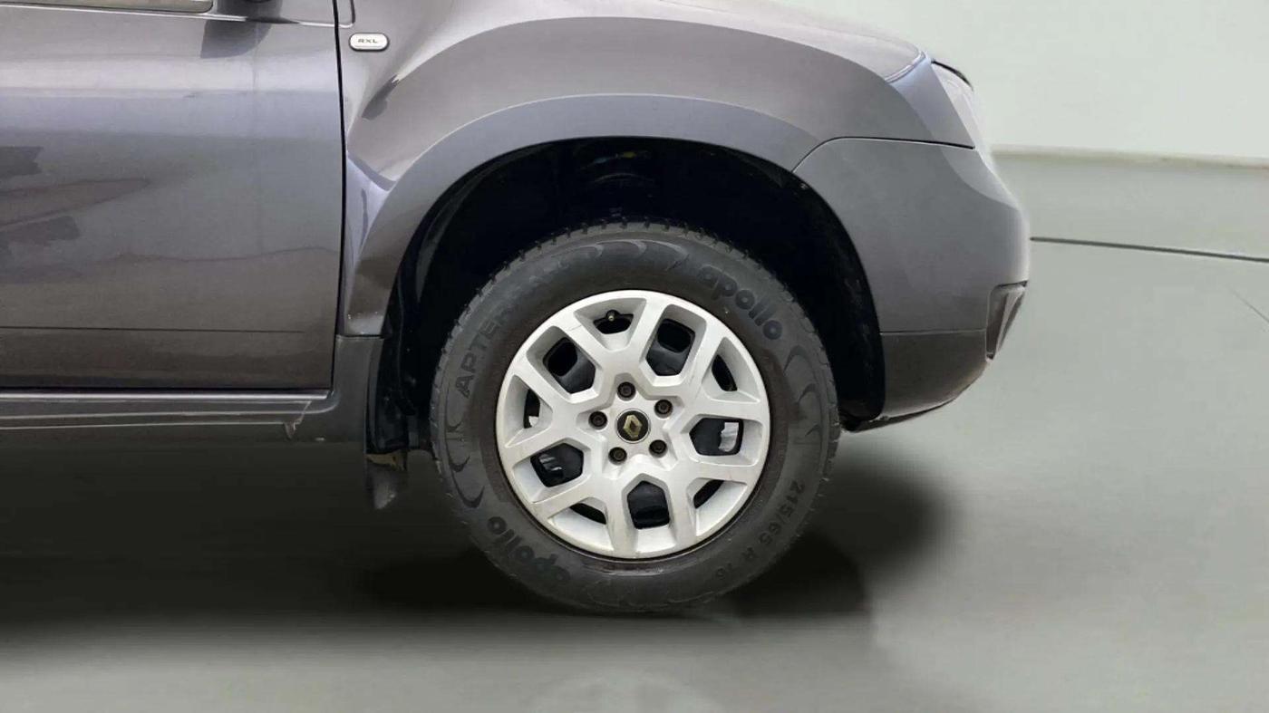 2017 Renault Duster RXL PETROL, Petrol, Manual, 59,678 km, Right Front Wheel