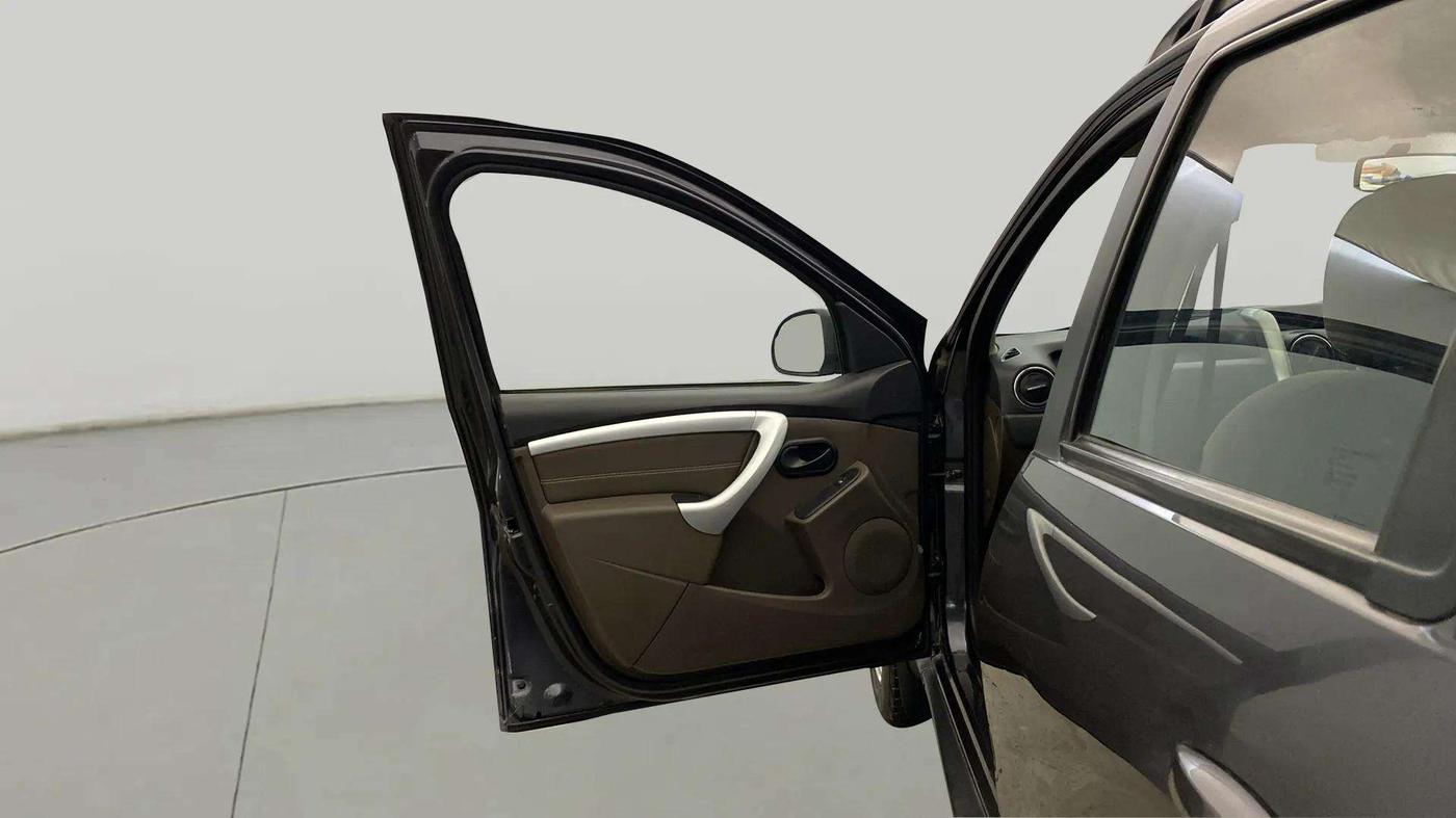 2017 Renault Duster RXL PETROL, Petrol, Manual, 59,678 km, LHS Front Door