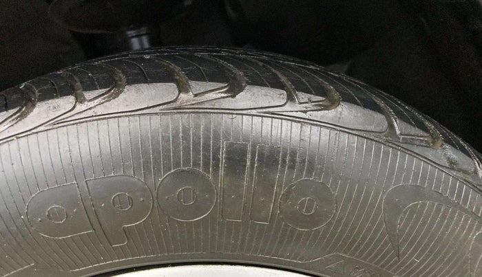 2017 Renault Duster RXL PETROL, Petrol, Manual, 59,567 km, Left Front Tyre Tread