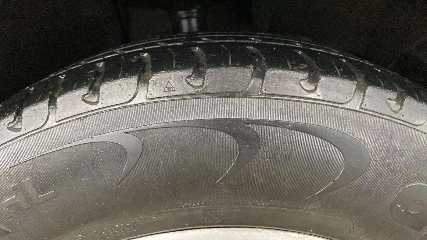 2017 Renault Duster RXL PETROL, Petrol, Manual, 59,678 km, Right Front Tyre Tread
